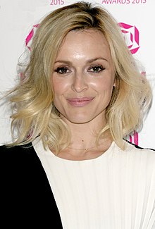 How tall is Fearne Cotton?
